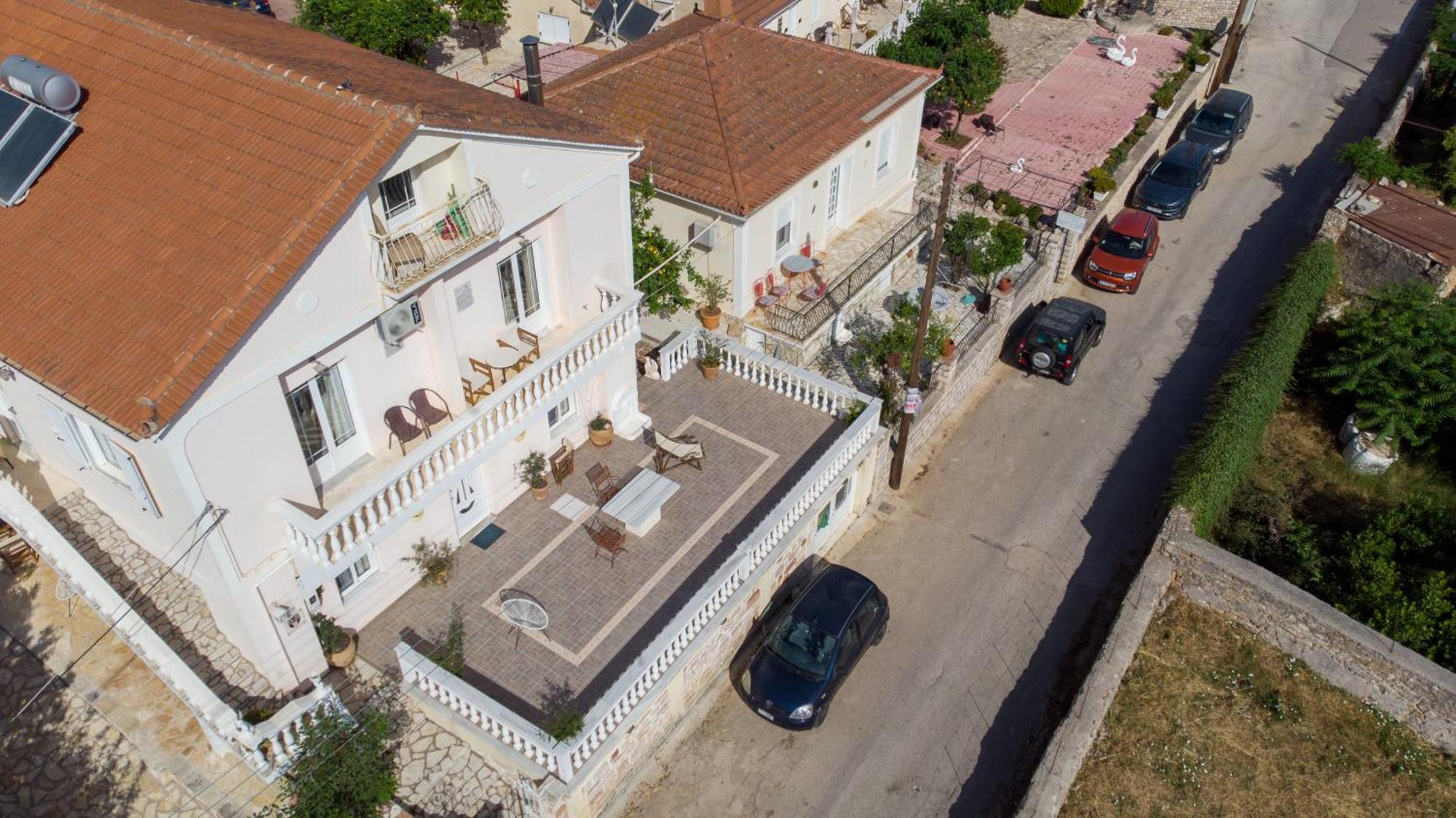 Koukouapartments & Suites Vathí Kültér fotó