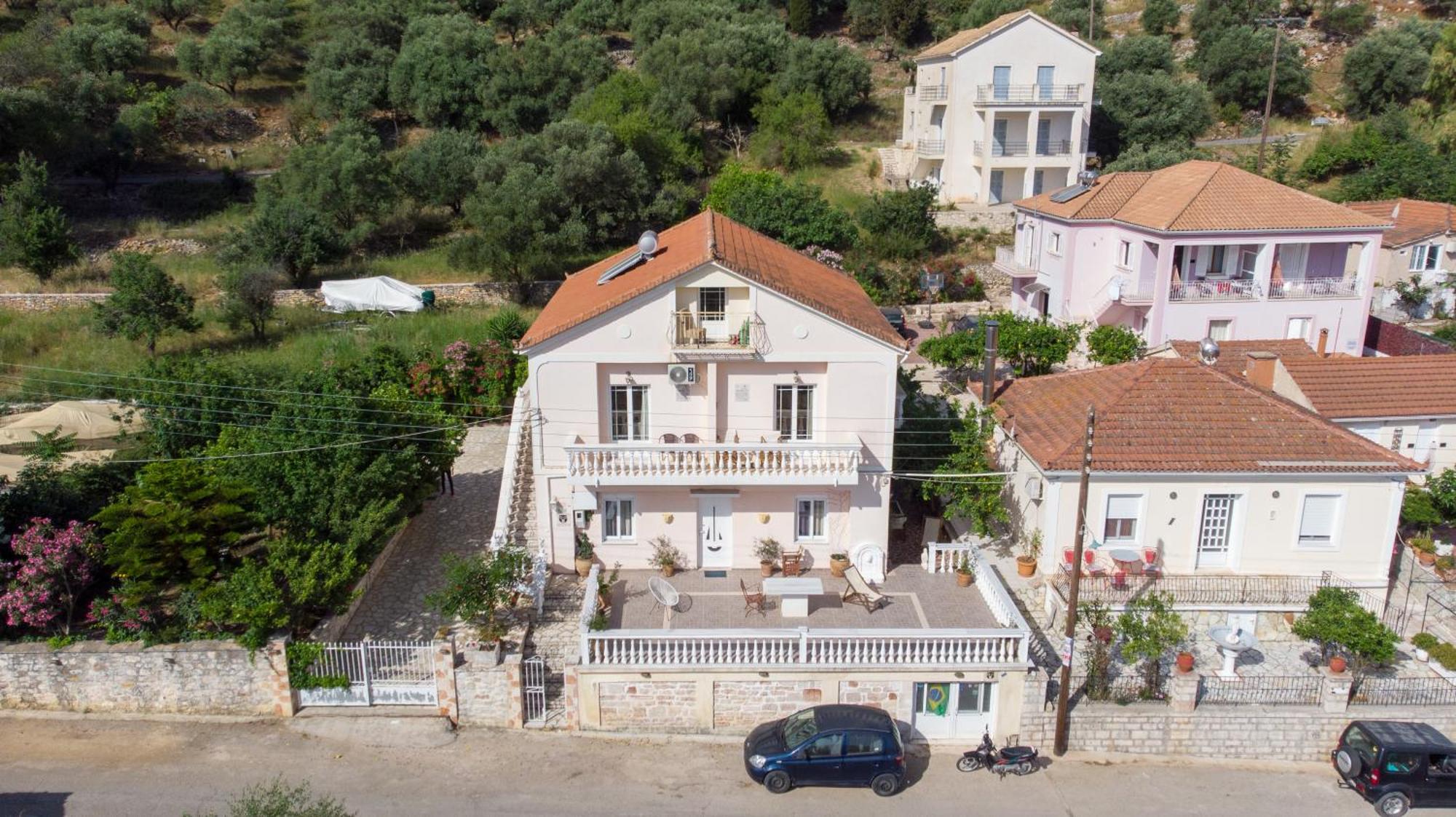 Koukouapartments & Suites Vathí Kültér fotó